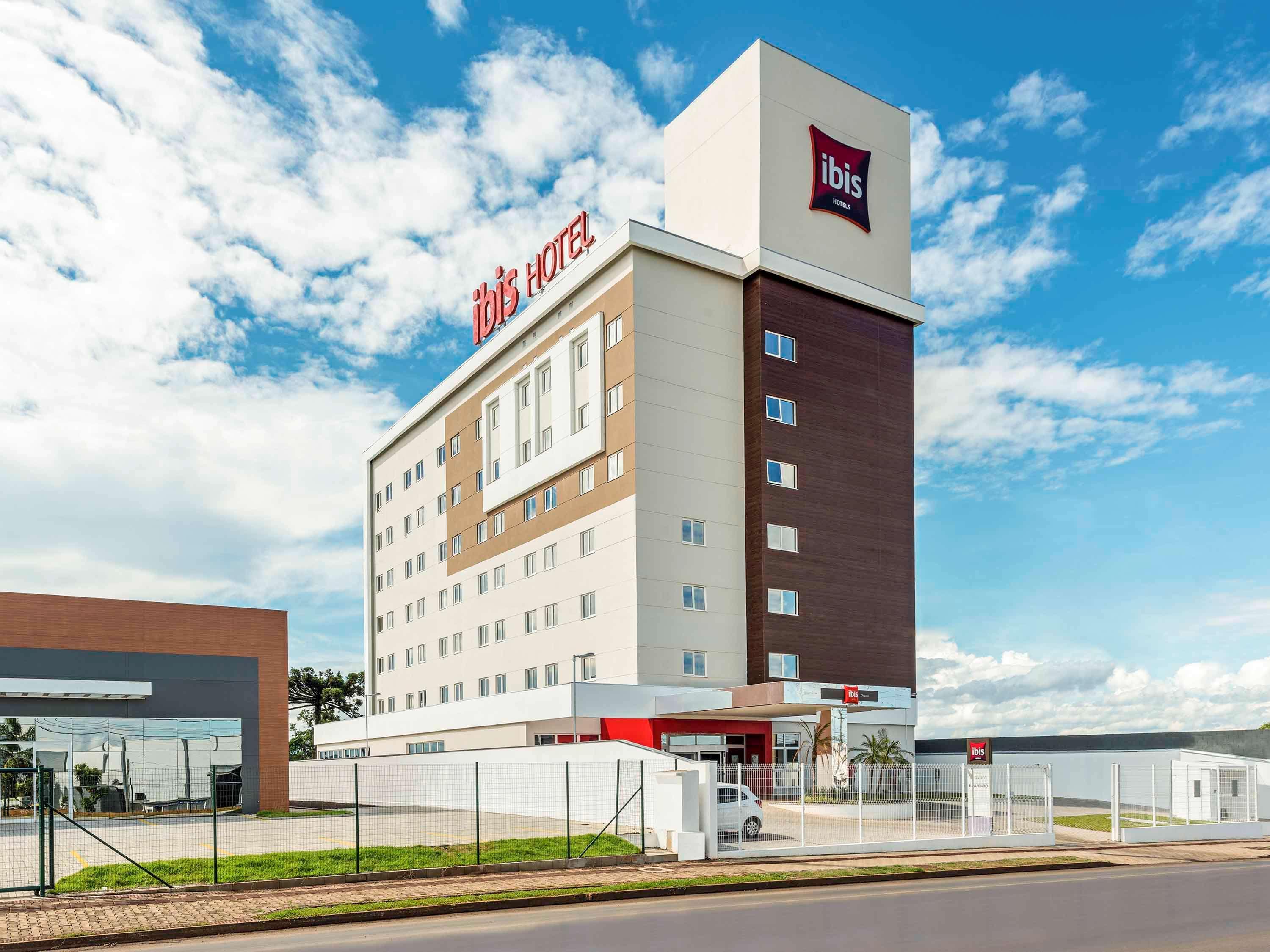 Ibis Chapeco Hotel Exterior photo